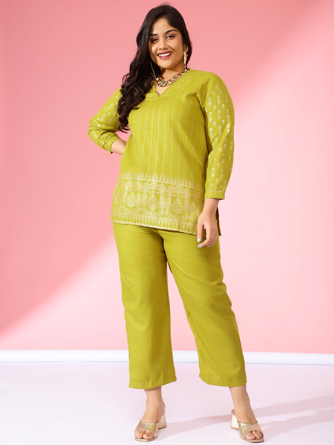 Plus Size Women Embroided Co-Ord Set