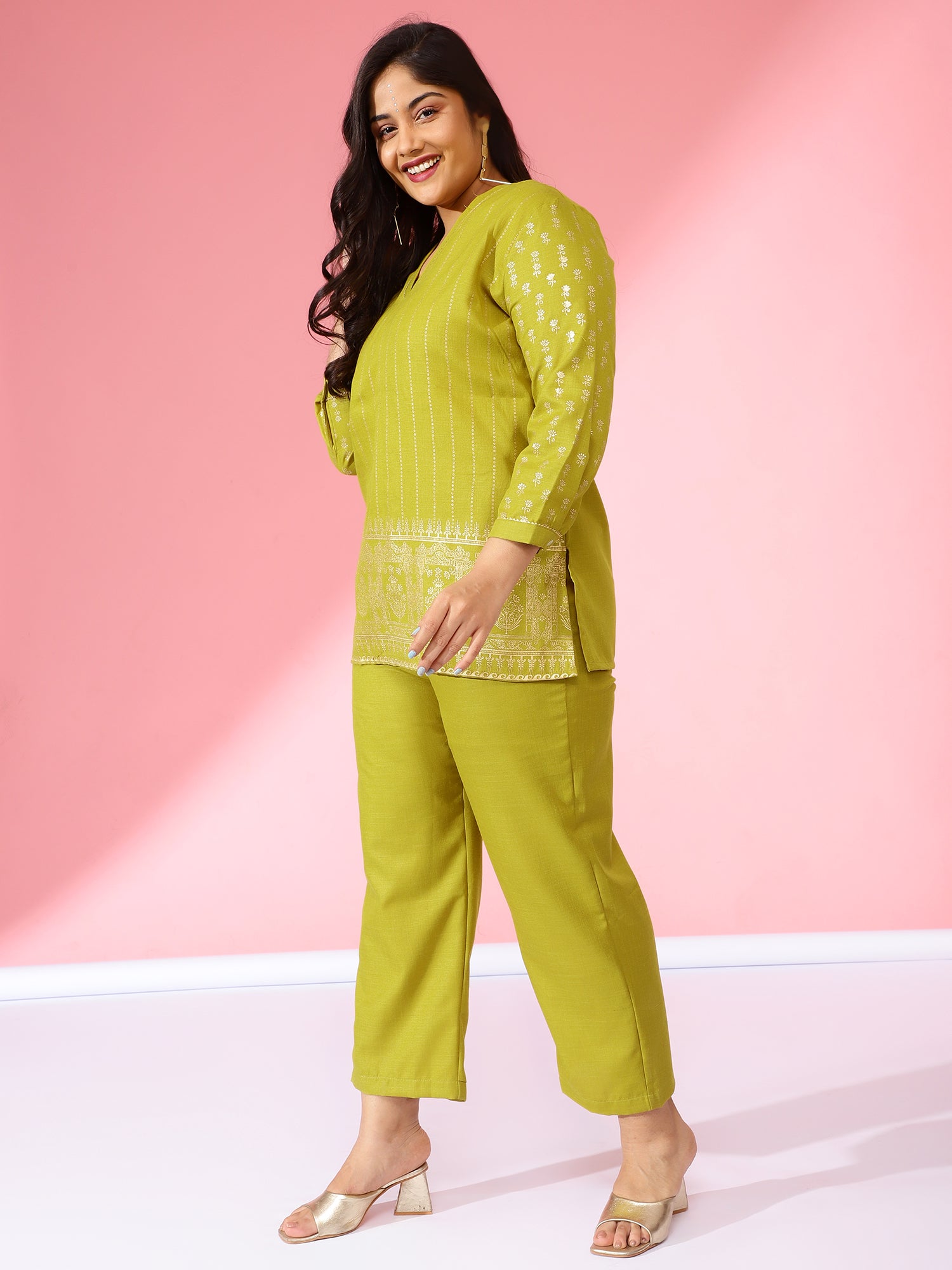 Plus Size Women Embroided Co-Ord Set
