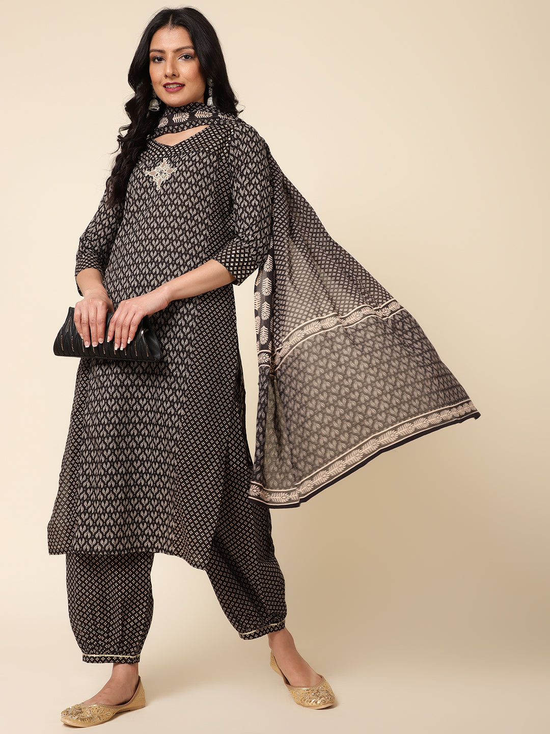 Bani Women Printed Kurta Salwar Suits Set