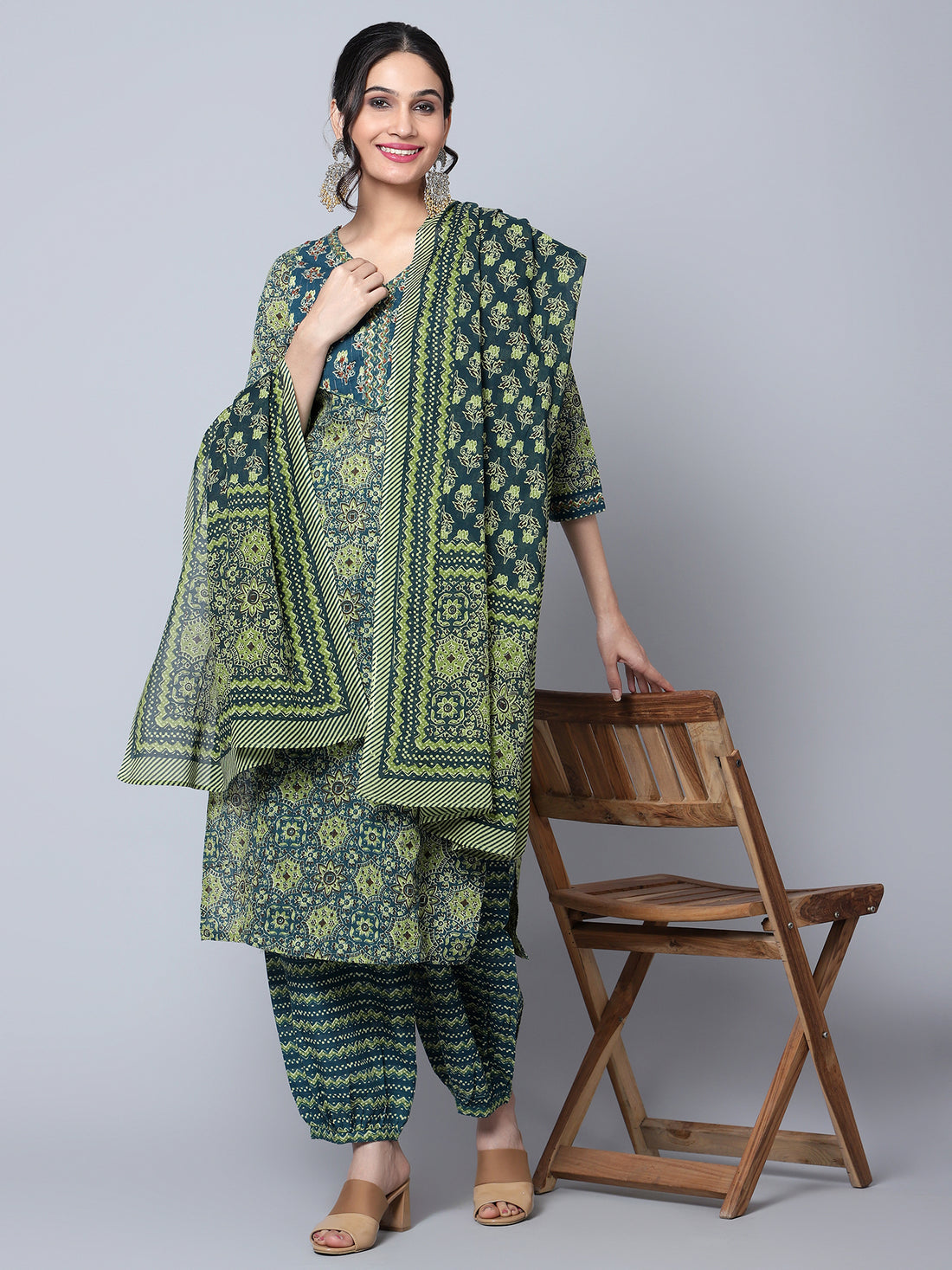 Bani Women Womens Salwar Suits Set