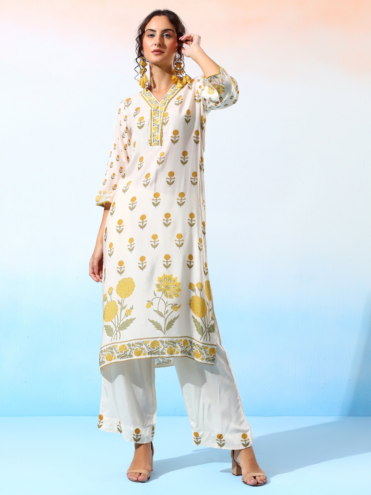 Laila Muslin Yellow Floral Printed Kurta Set