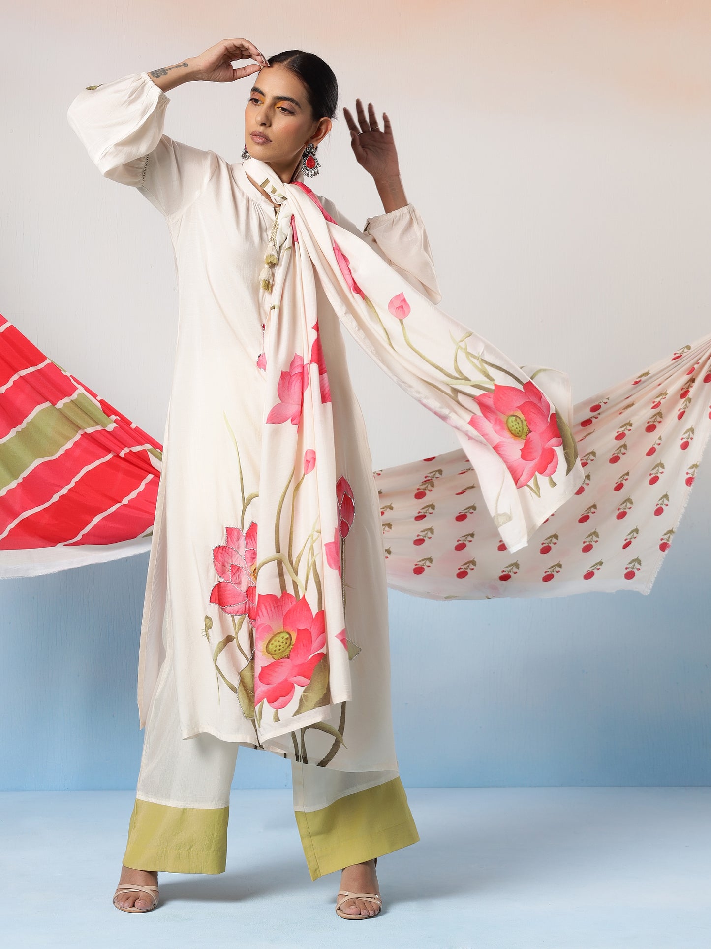 Nilofar Muslin Off-White Printed Kurta Set