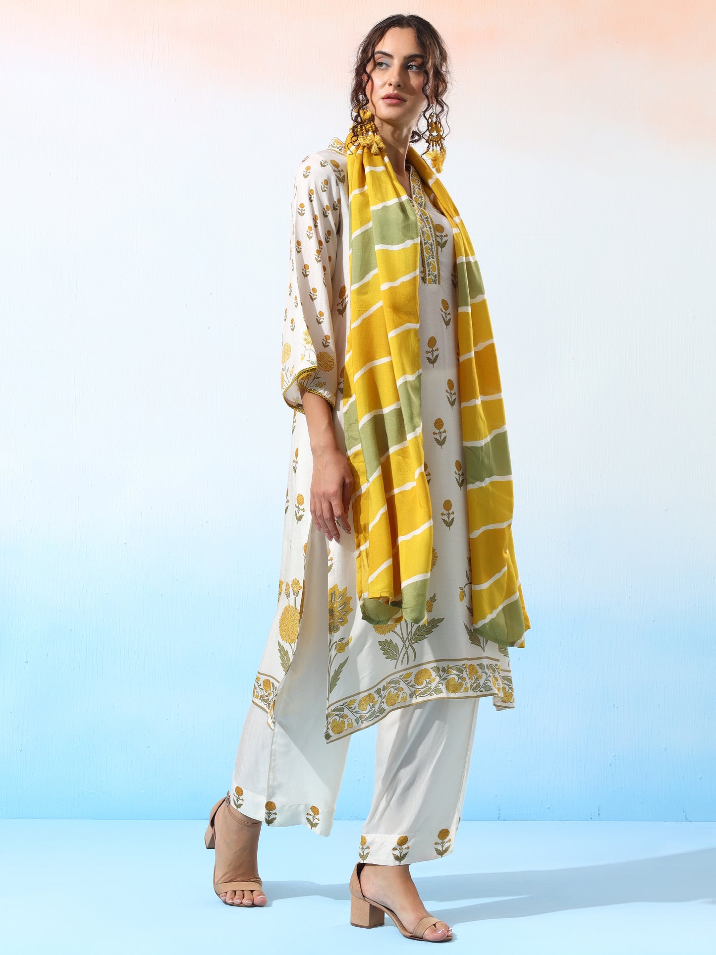 Laila Muslin Yellow Floral Printed Kurta Set