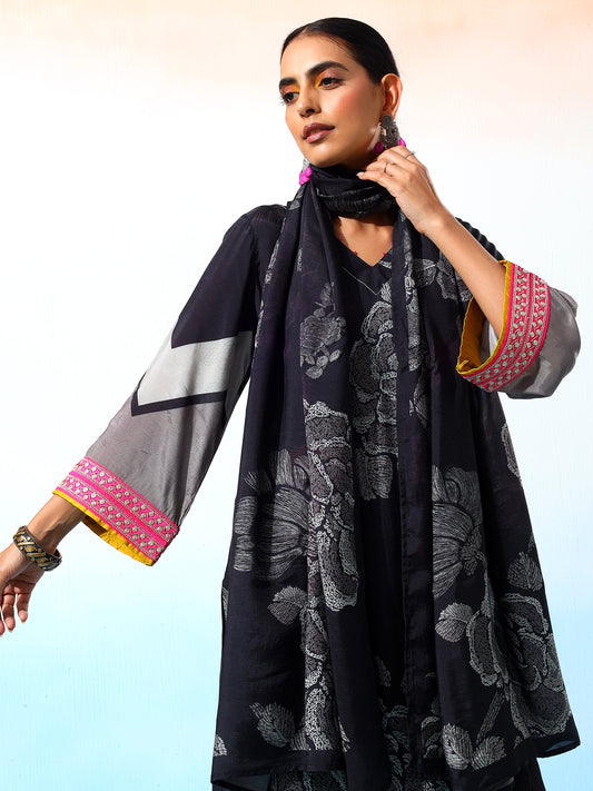 Sukoon Muslin Black & Grey Printed Kurta Set