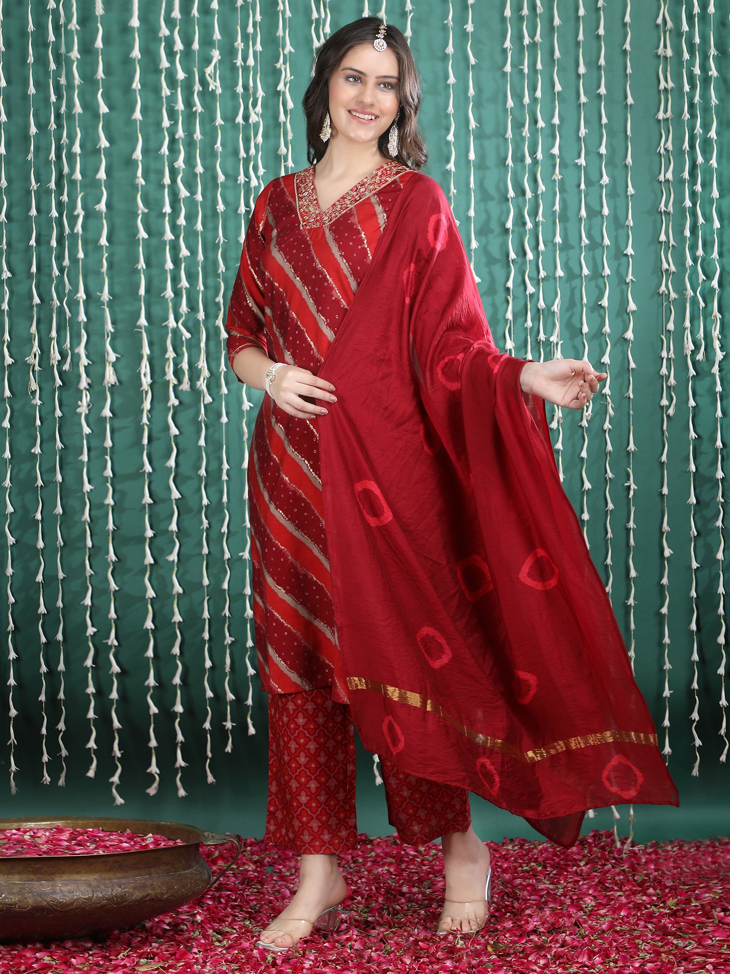 Women Printed Regular Thread Work Kurta with Trousers & With Dupatta