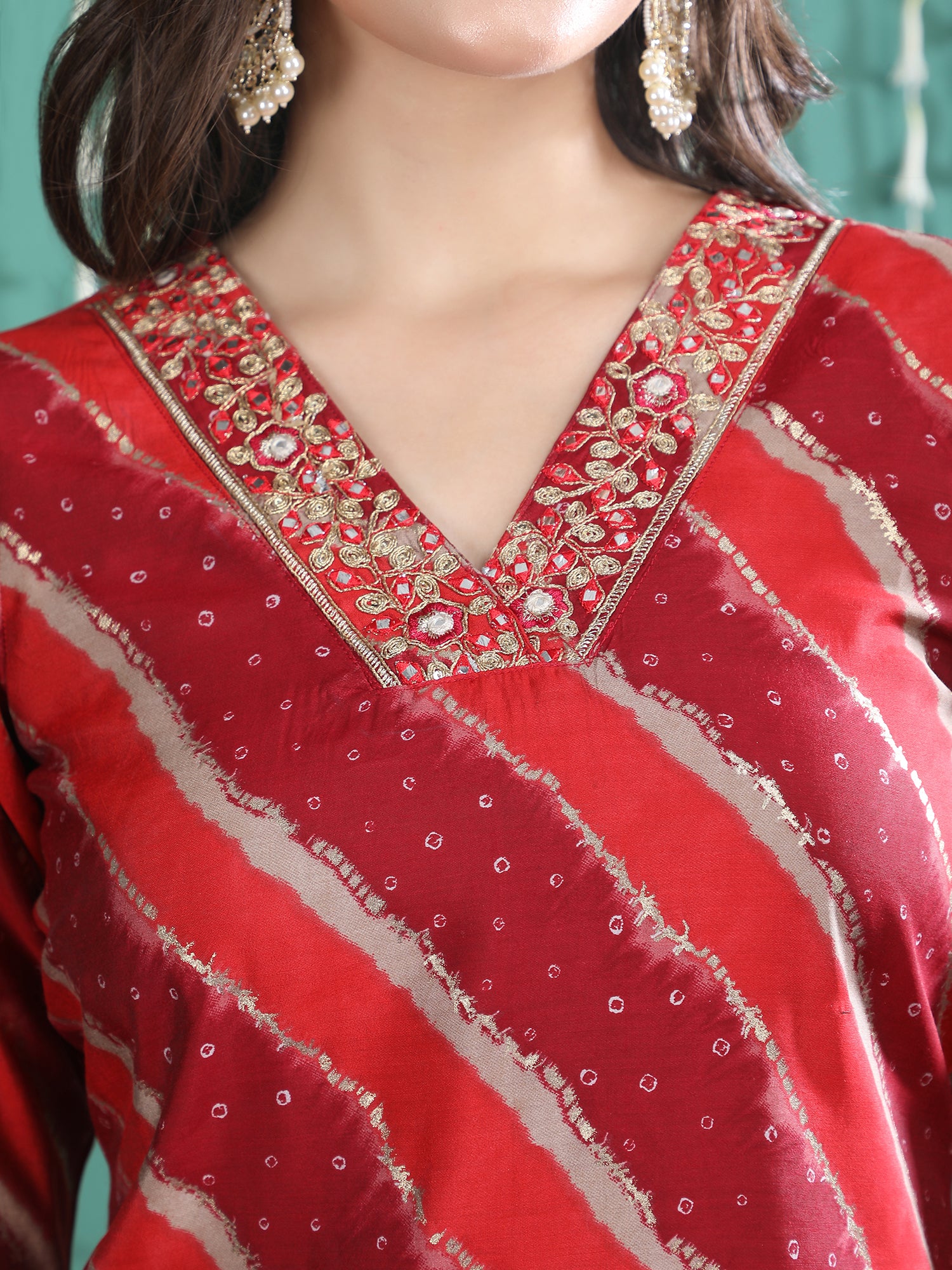 Women Printed Regular Thread Work Kurta with Trousers & With Dupatta