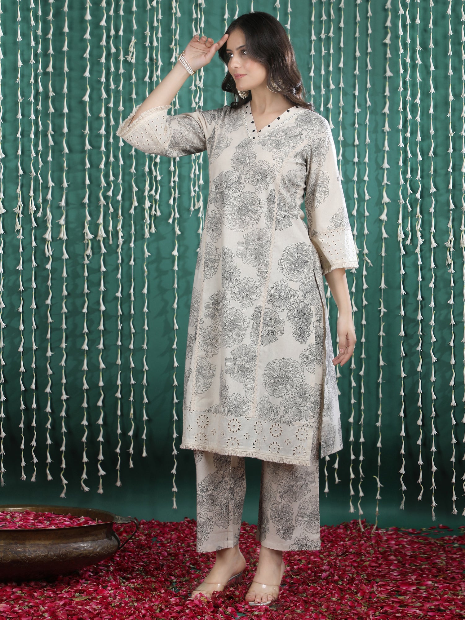Women Beige Floral Print Pure Cotton Kurta Set with Embroidered Detailing