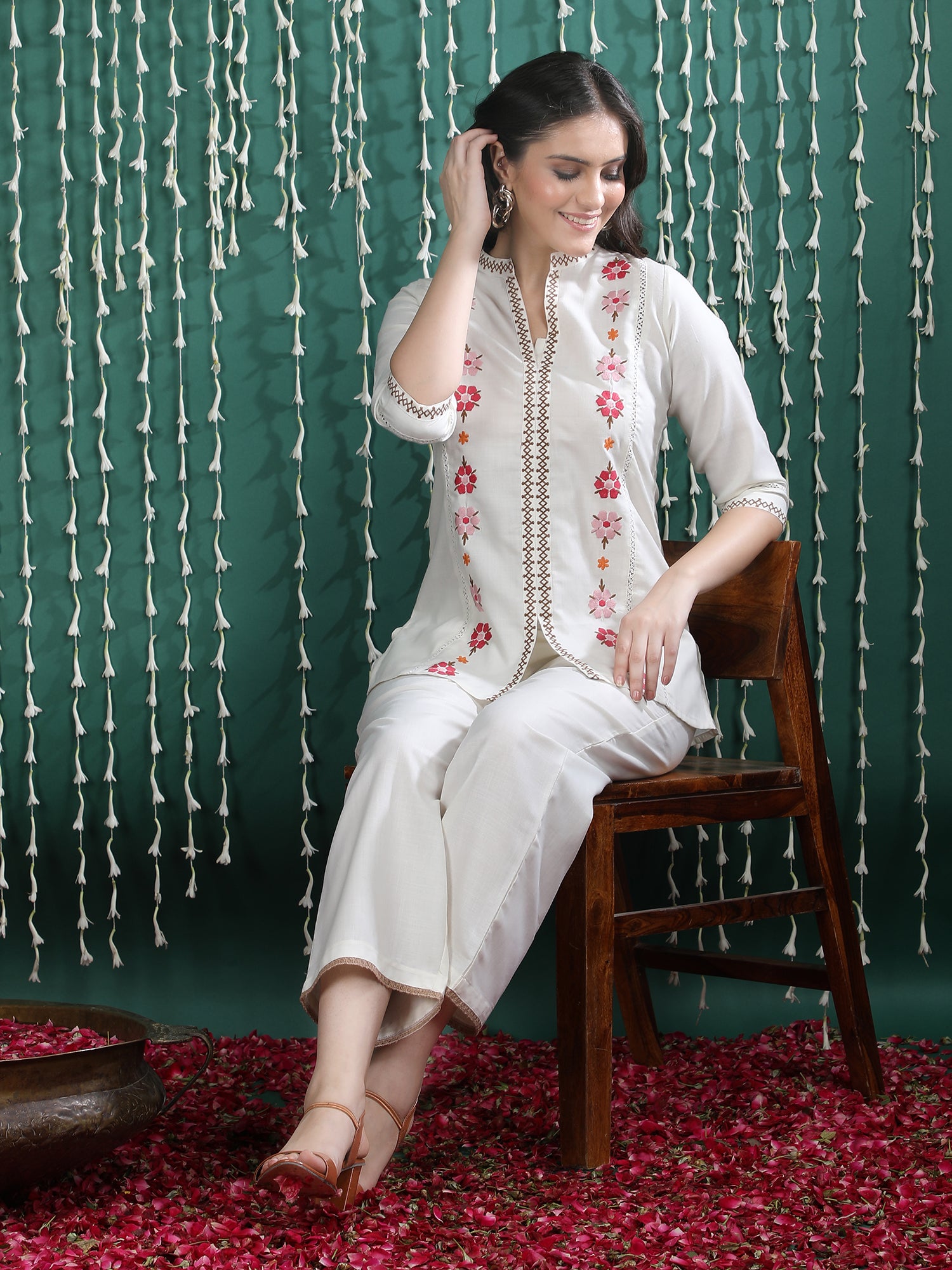 Embroidered Mandarin Collar Neck Tunic With Trousers Co-Ords