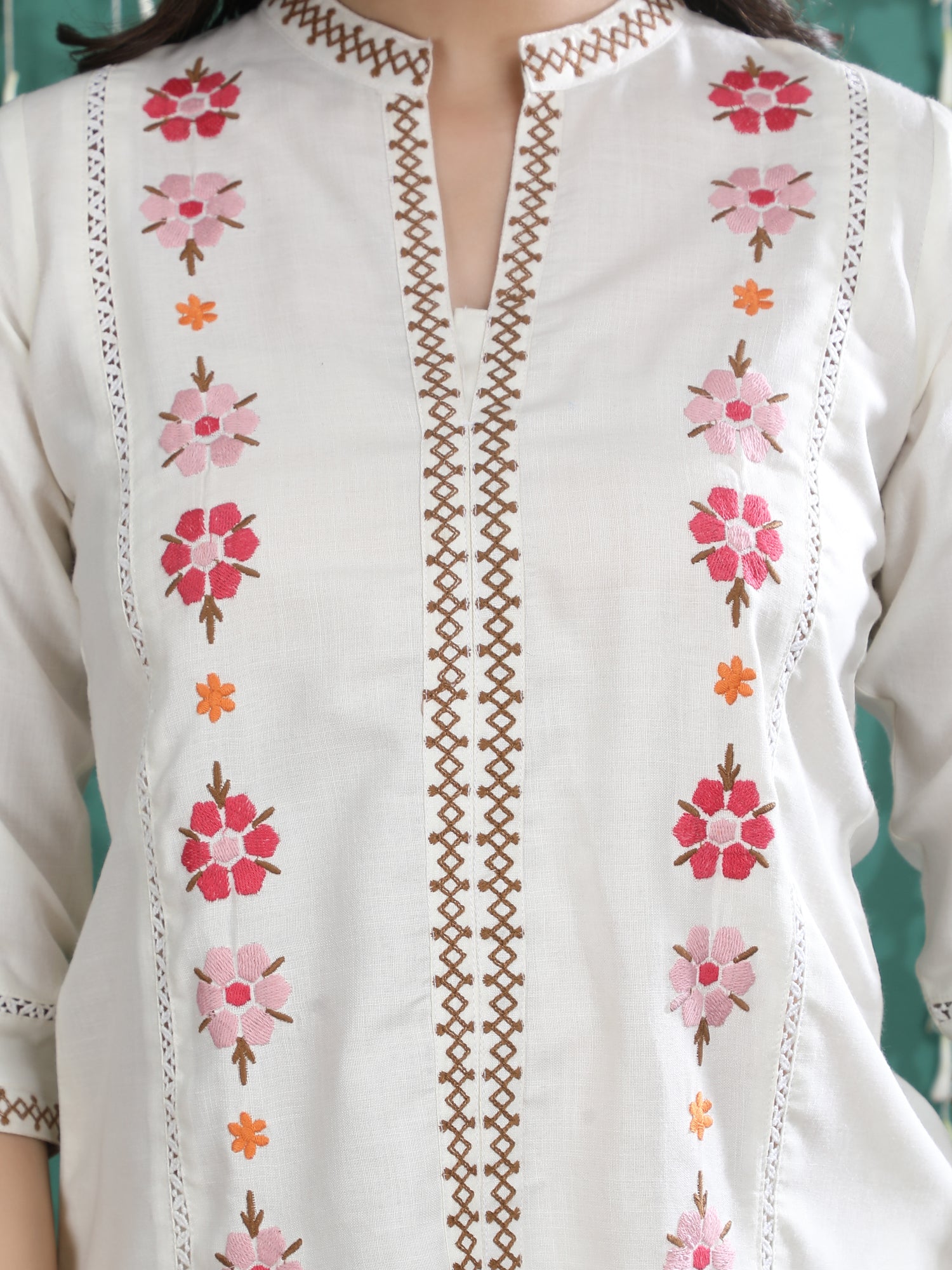 Embroidered Mandarin Collar Neck Tunic With Trousers Co-Ords