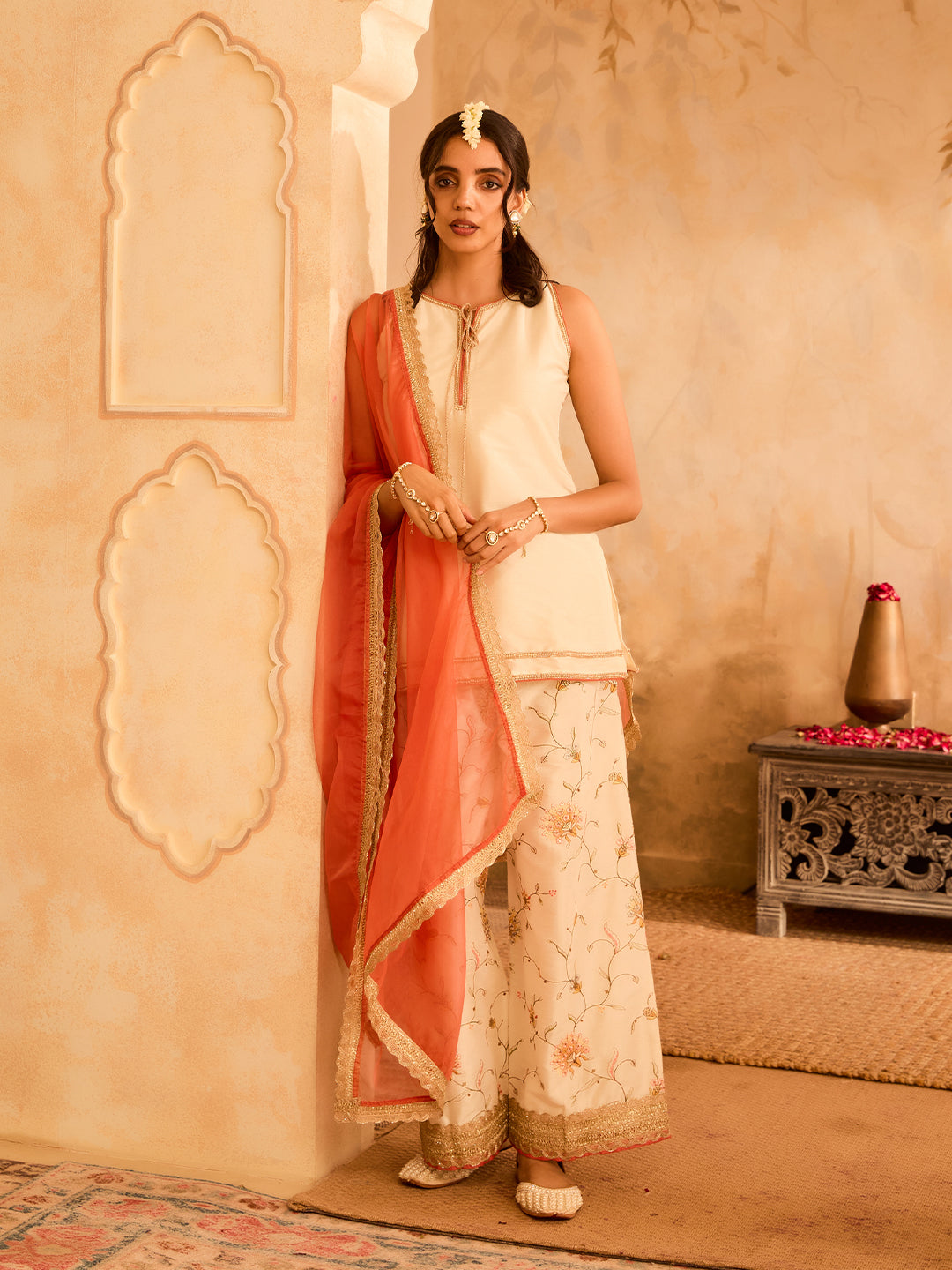 Roshni Ki Subah Off-White Silk Blend Kurta Set