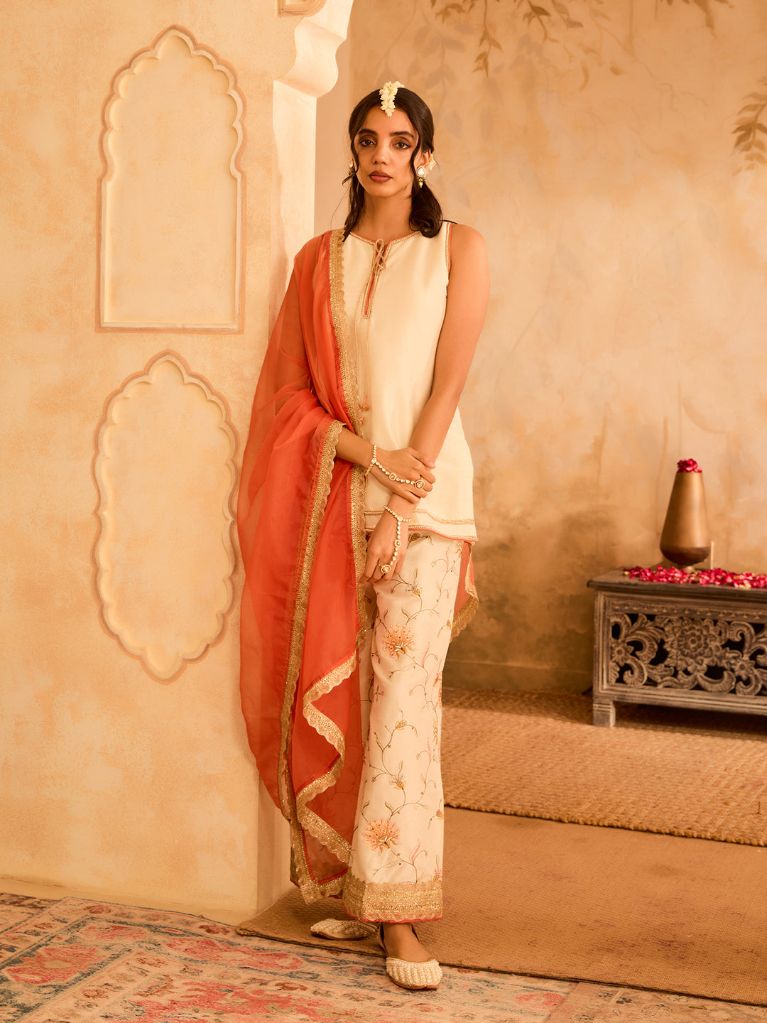 Roshni Ki Subah Off-White Silk Blend Kurta Set