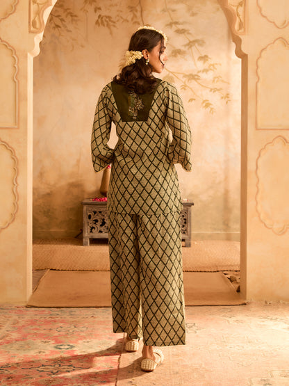 Bandhani Ruhaniyat Green Bandhani Co-Ord Set