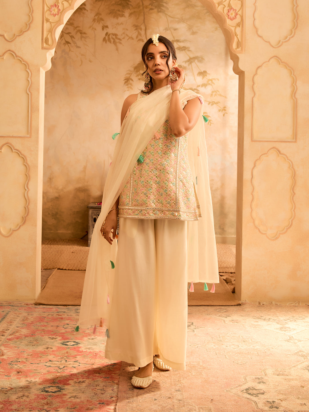 Noor-e-Chand Off-White Embroidered Kurta Set