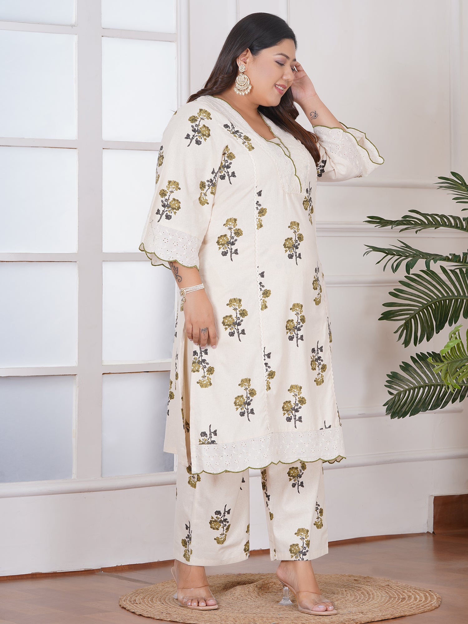 Women Floral Printed Regular Pure Cotton Kurta with Trousers