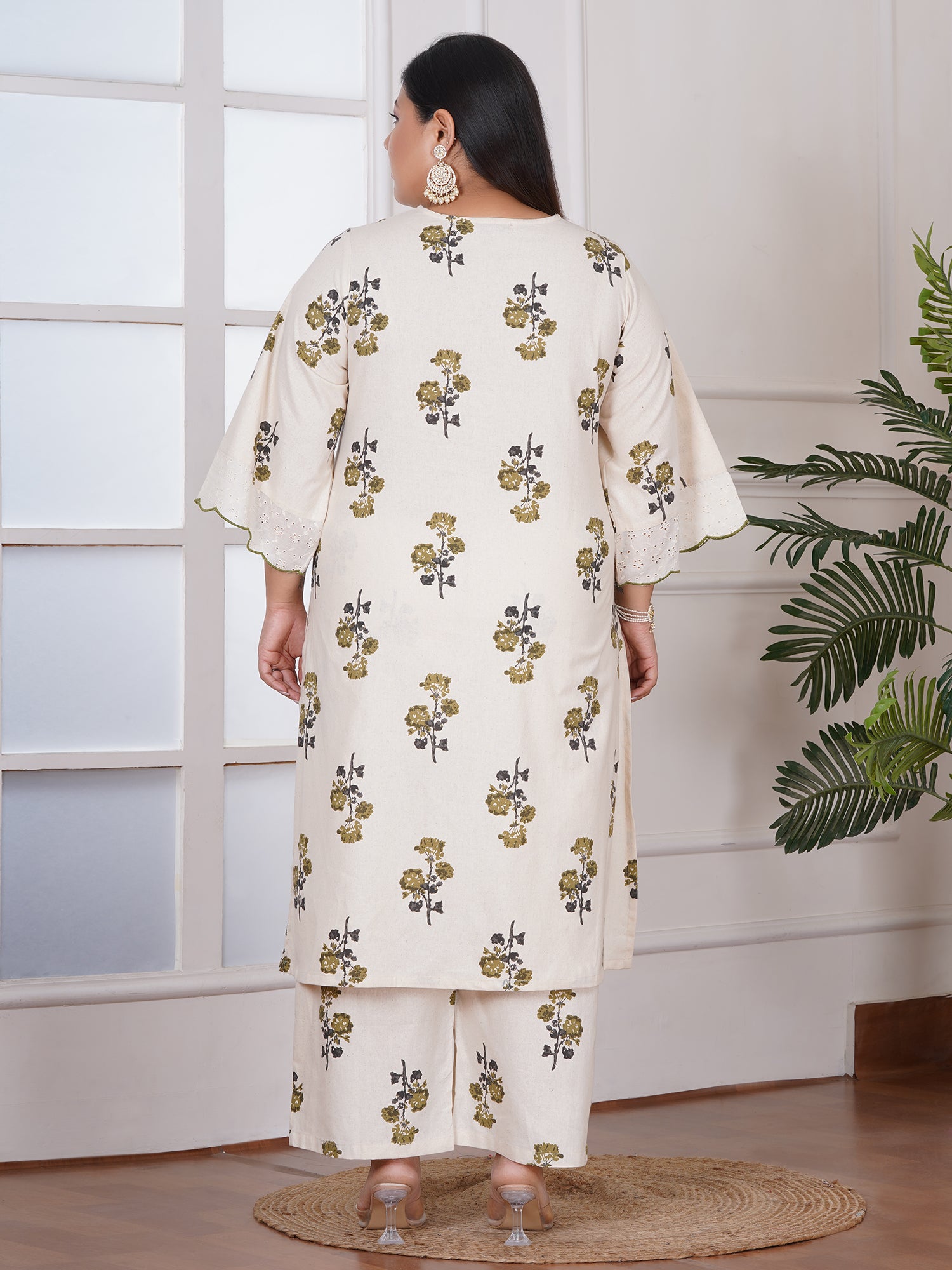 Women Floral Printed Regular Pure Cotton Kurta with Trousers