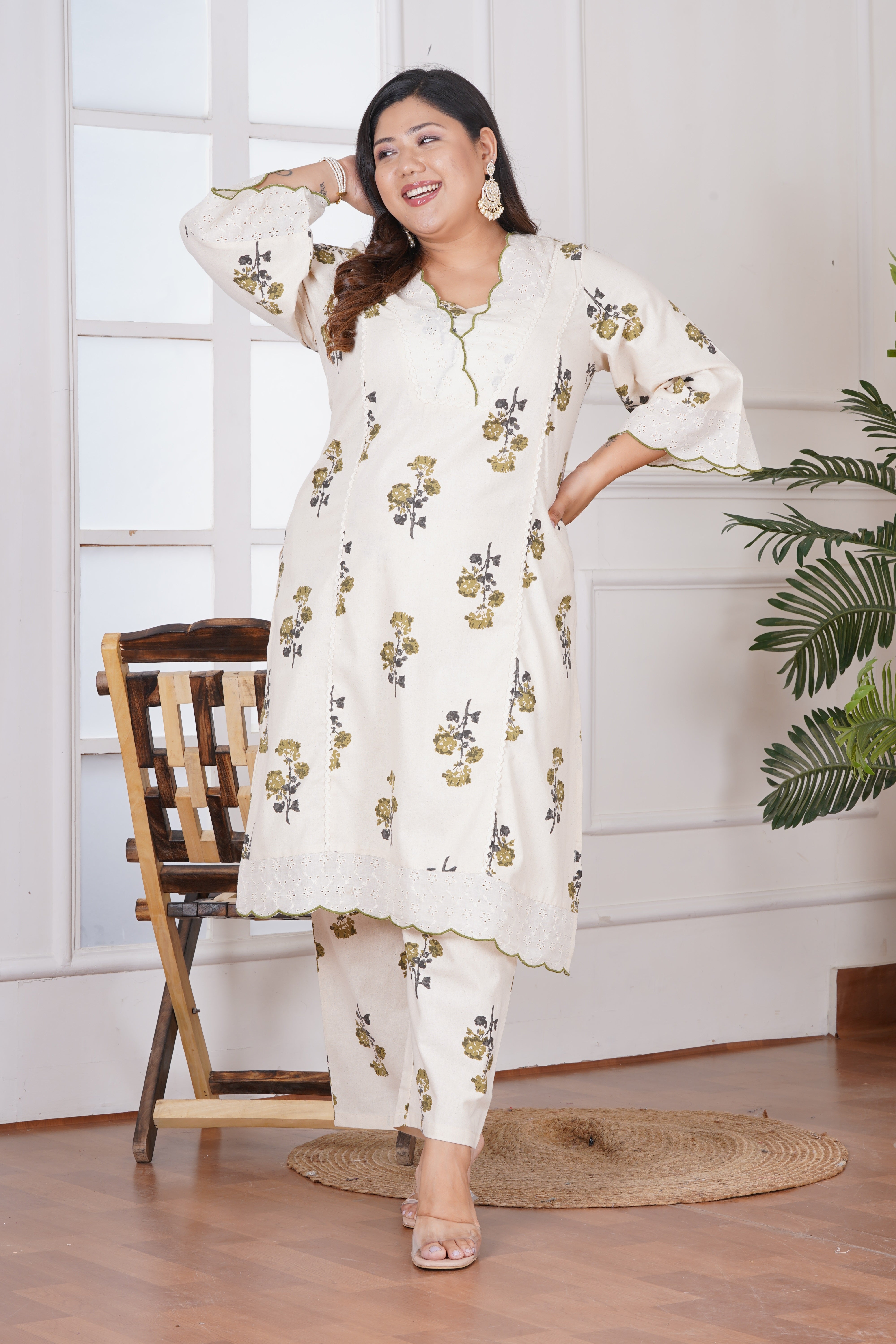 Women Floral Printed Regular Pure Cotton Kurta with Trousers