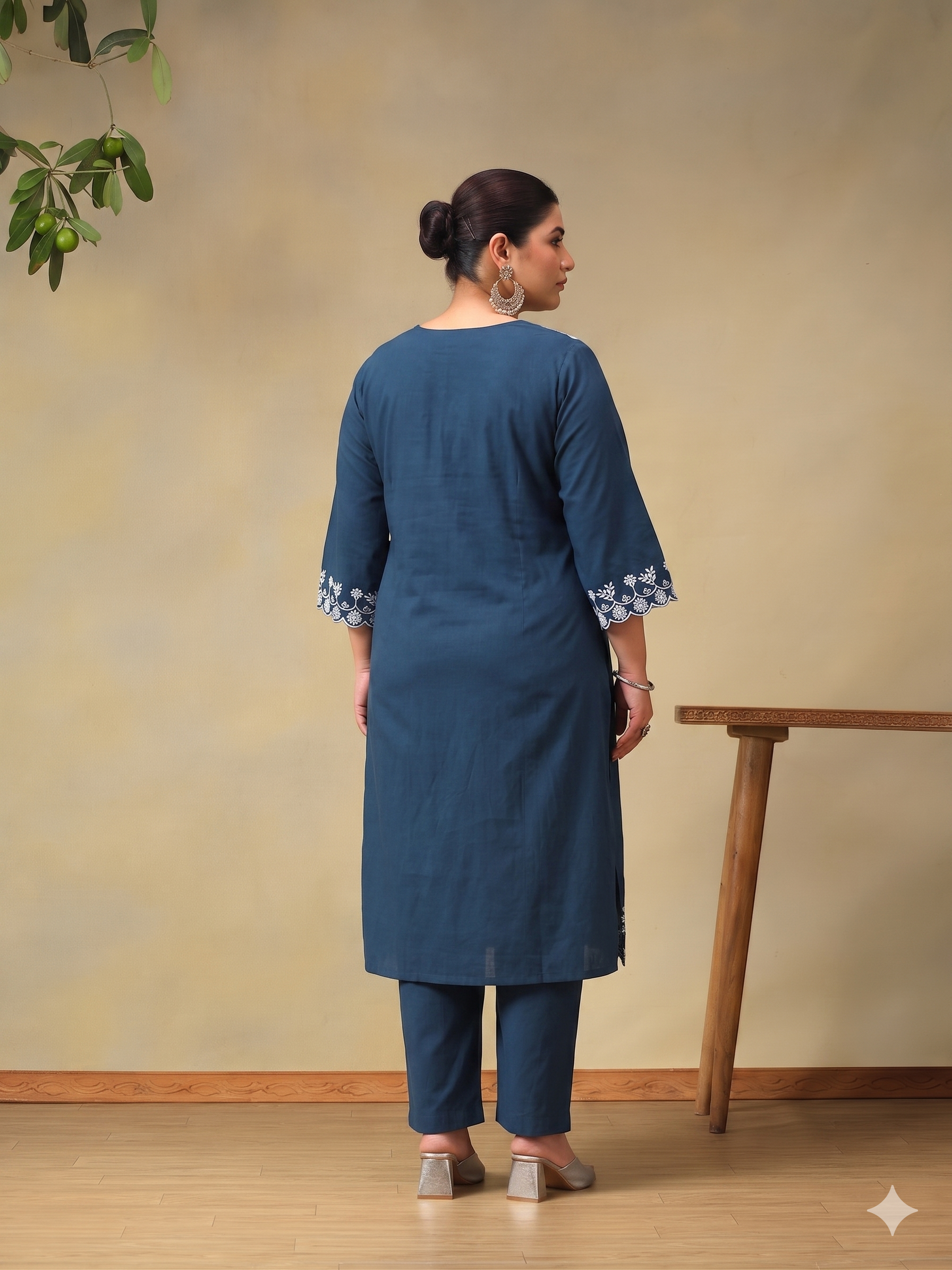 Plus Size Ethnic Motifs Thread Work Pure Cotton Kurta with Trousers