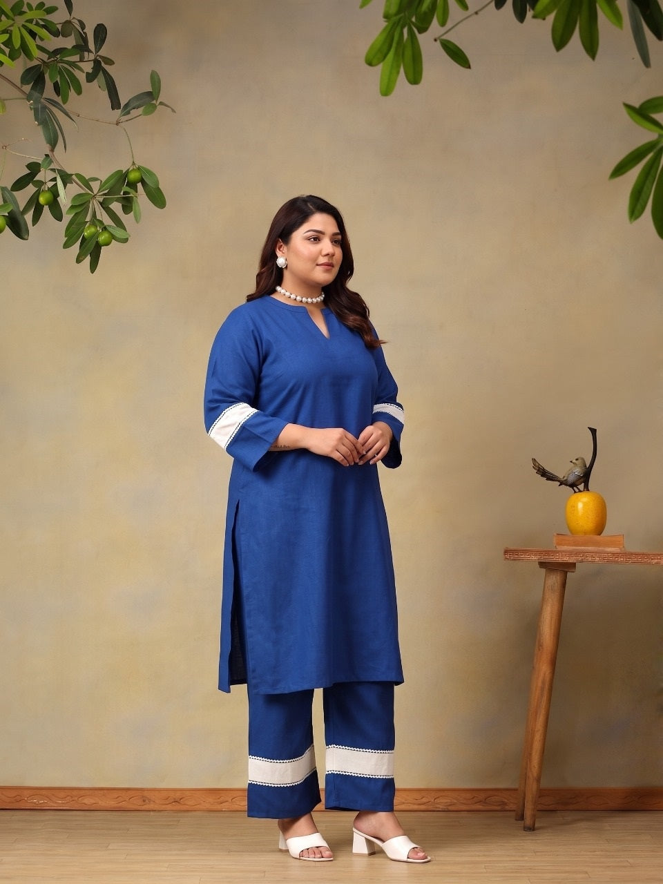 Women Plus Size Kurta with Trousers