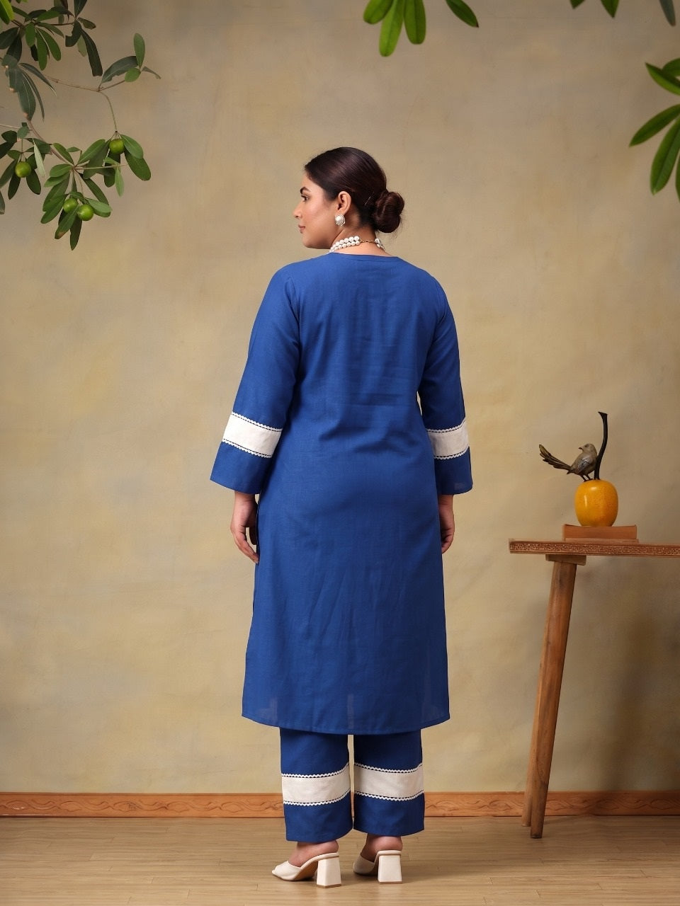 Women Plus Size Kurta with Trousers