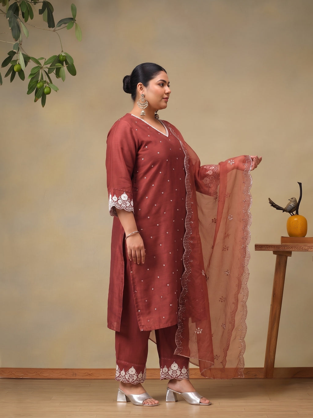 Plus Size Ethnic Motifs Embroidered Regular Thread Work Kurta with Trousers & With Dupatta