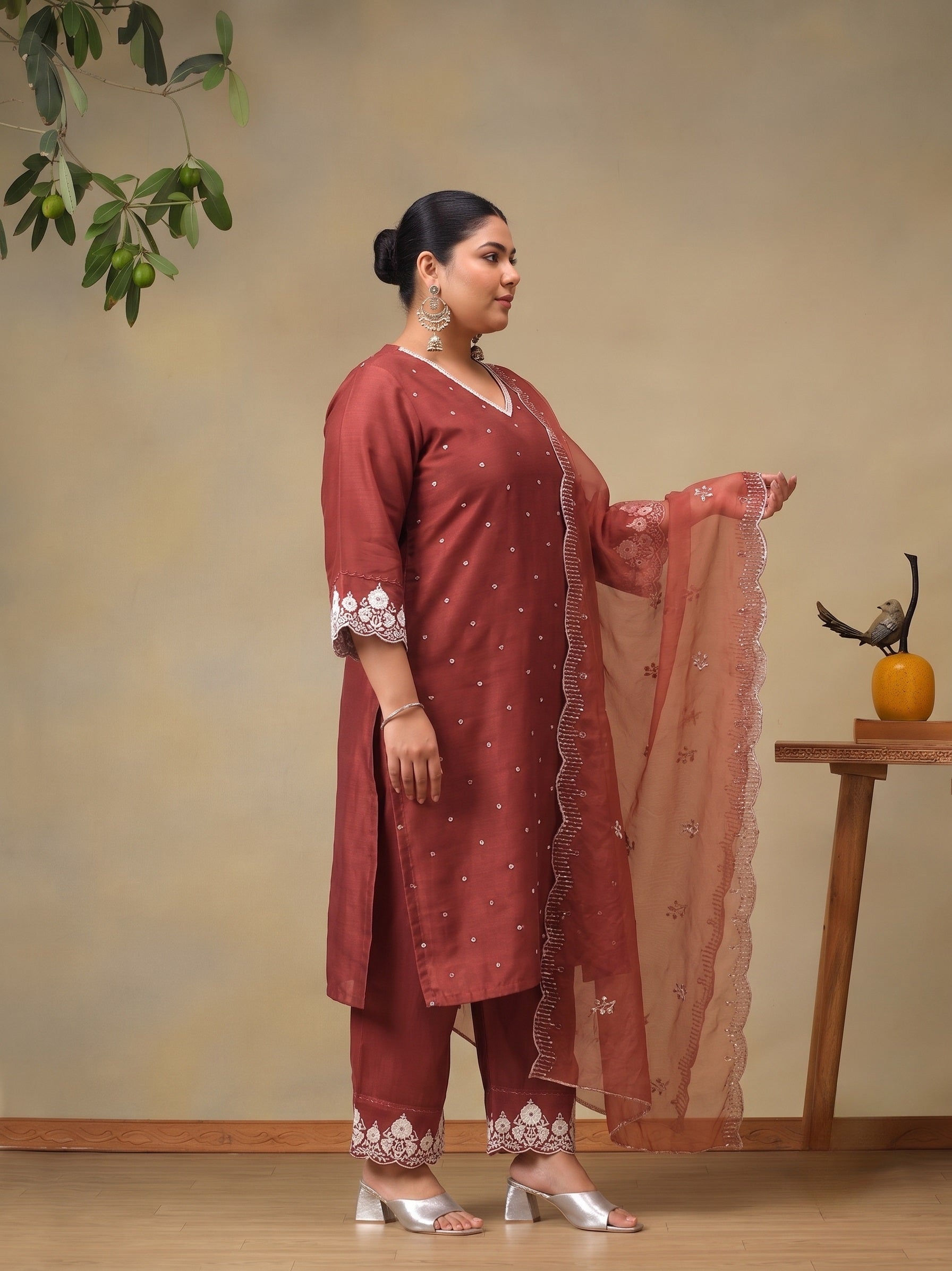 Plus Size Ethnic Motifs Embroidered Regular Thread Work Kurta with Trousers & With Dupatta