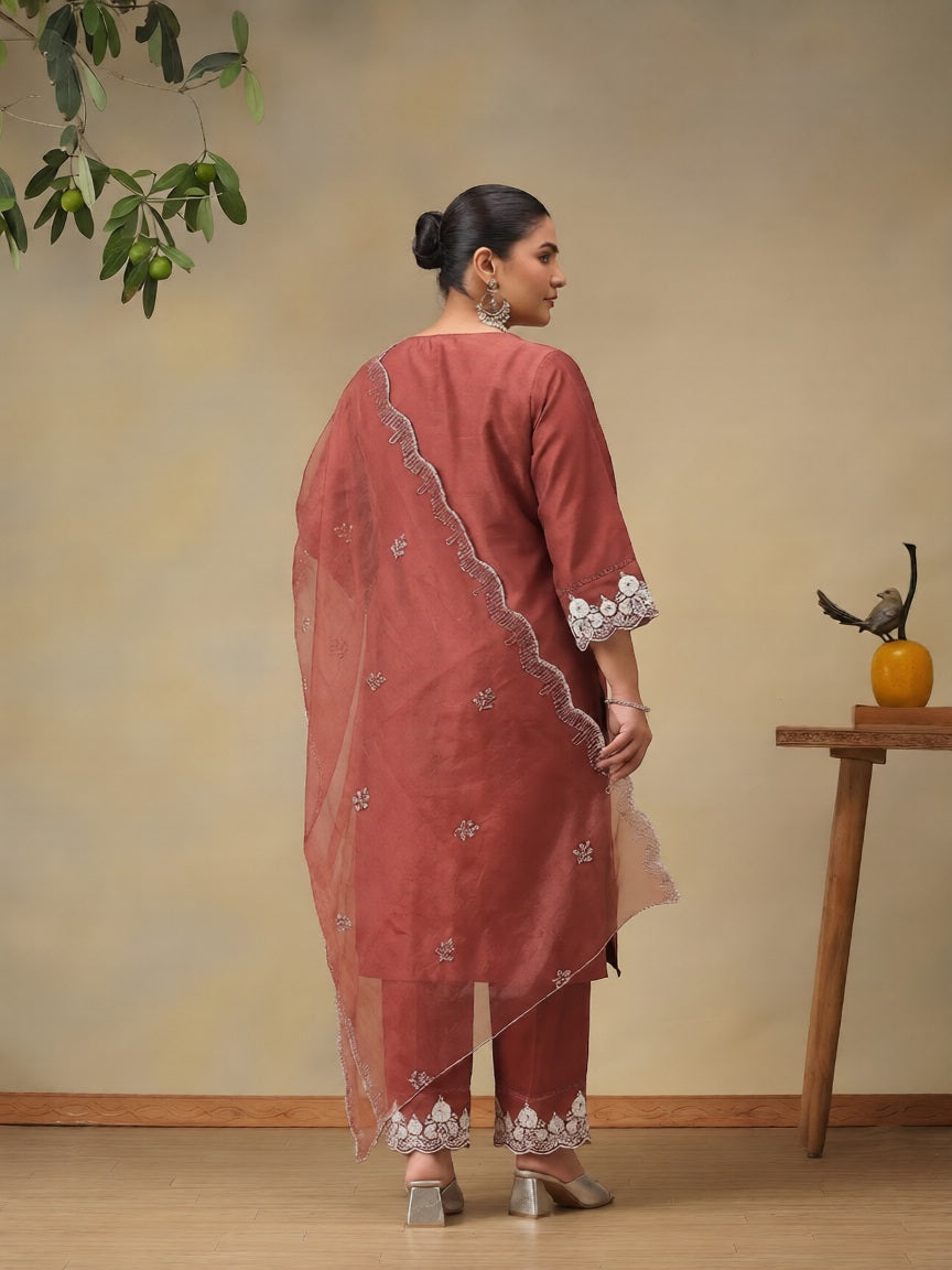 Plus Size Ethnic Motifs Embroidered Regular Thread Work Kurta with Trousers & With Dupatta