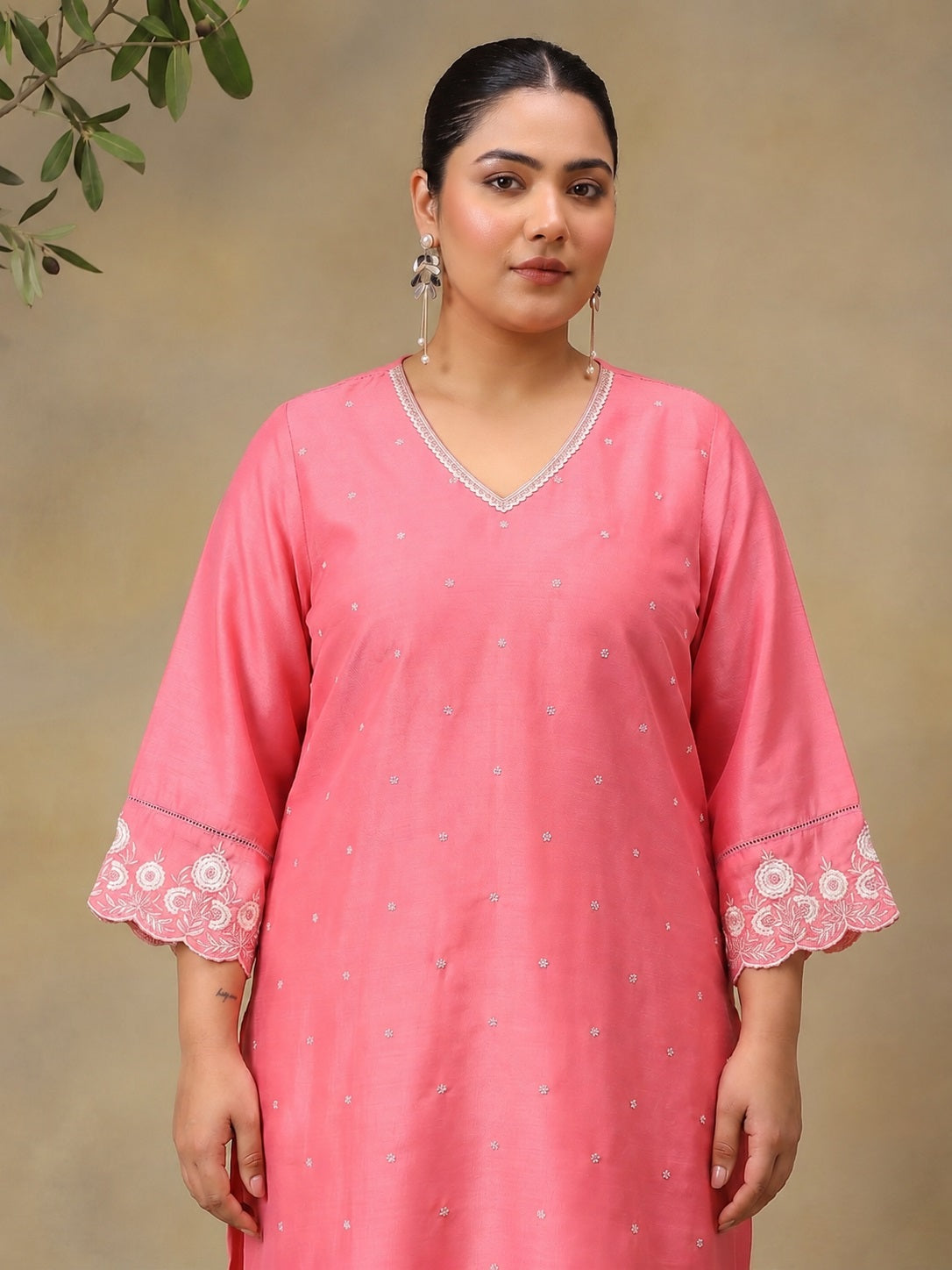 Plus Size Ethnic Motifs Embroidered Regular Thread Work Kurta with Trousers & With Dupatta