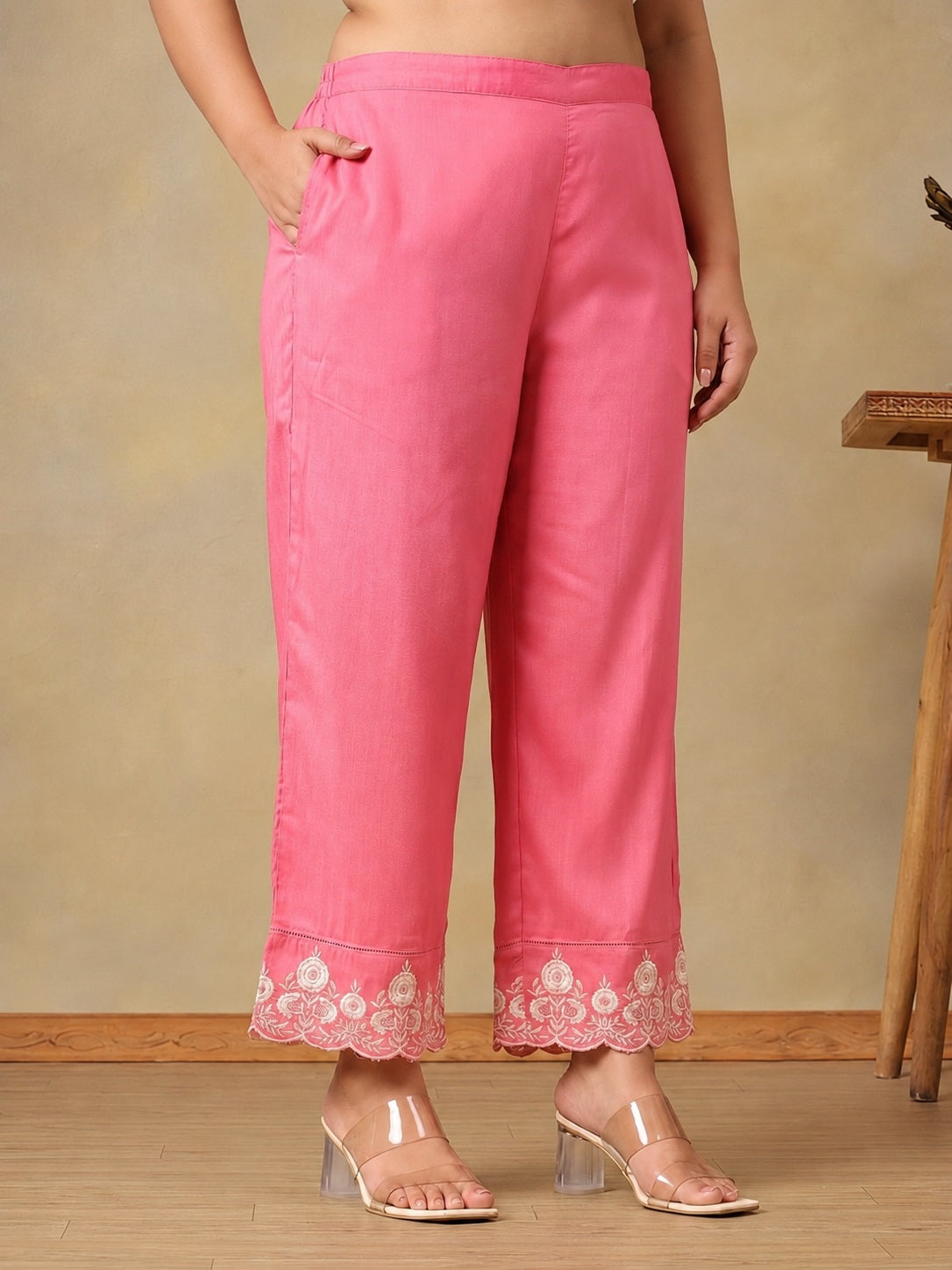 Plus Size Ethnic Motifs Embroidered Regular Thread Work Kurta with Trousers & With Dupatta
