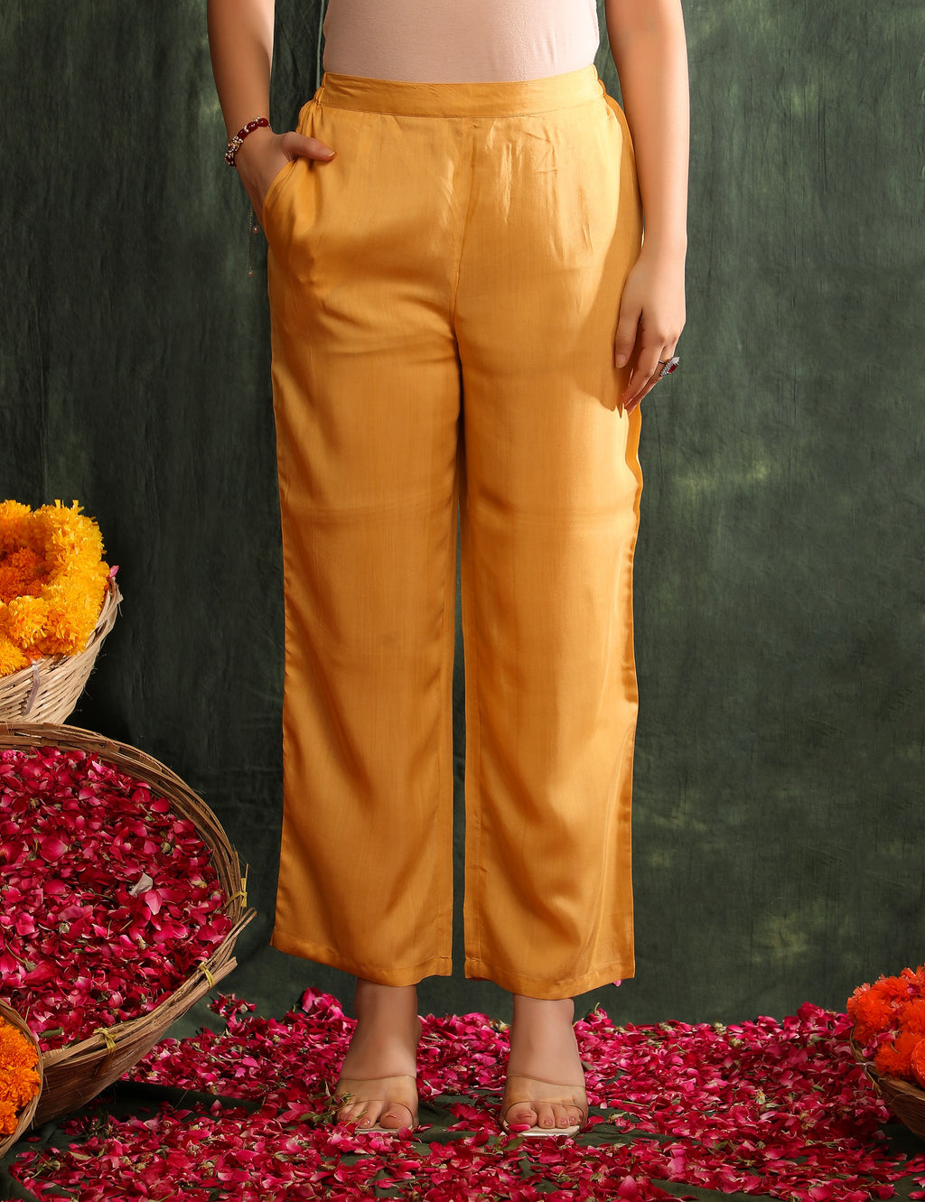 Women Floral Printed Regular Thread Work Kurta with Trousers & With Dupatta