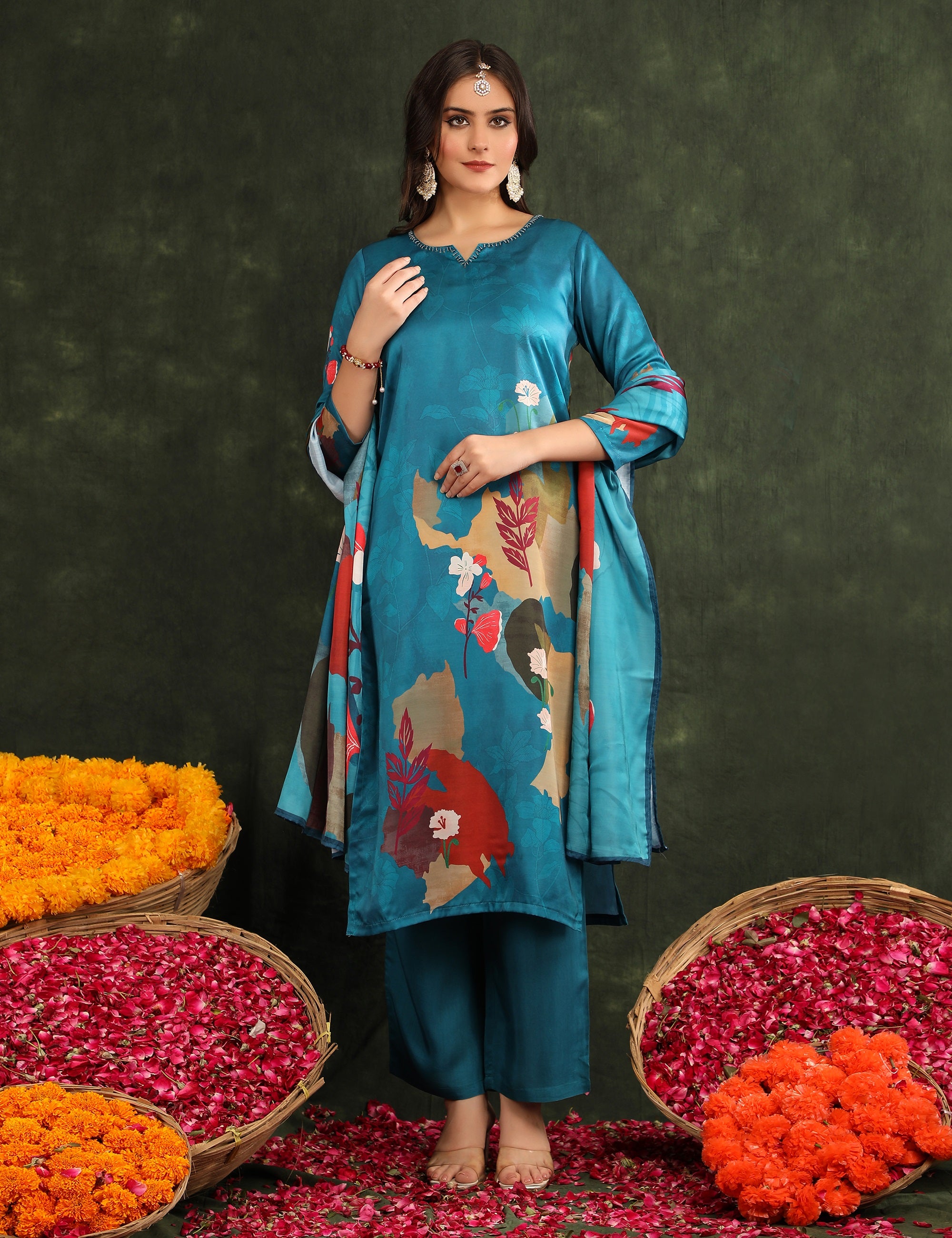 Women Floral Printed Regular Thread Work Kurta with Trousers & With Dupatta