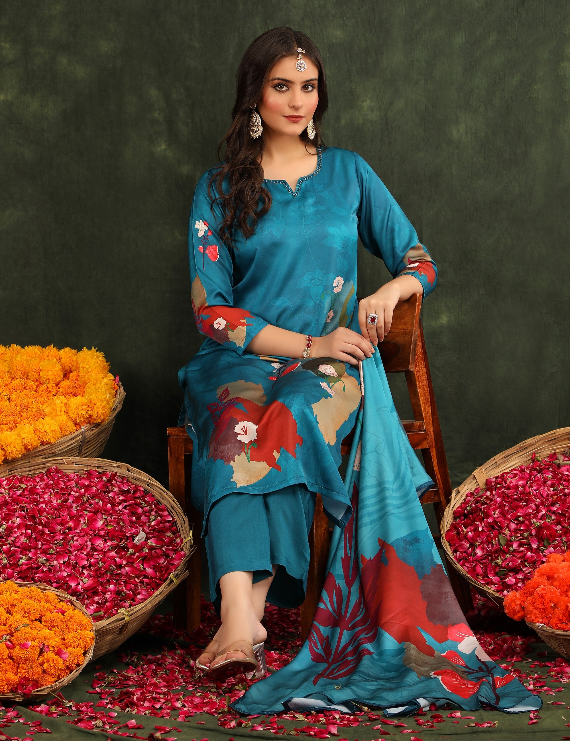 Women Floral Printed Regular Thread Work Kurta with Trousers & With Dupatta