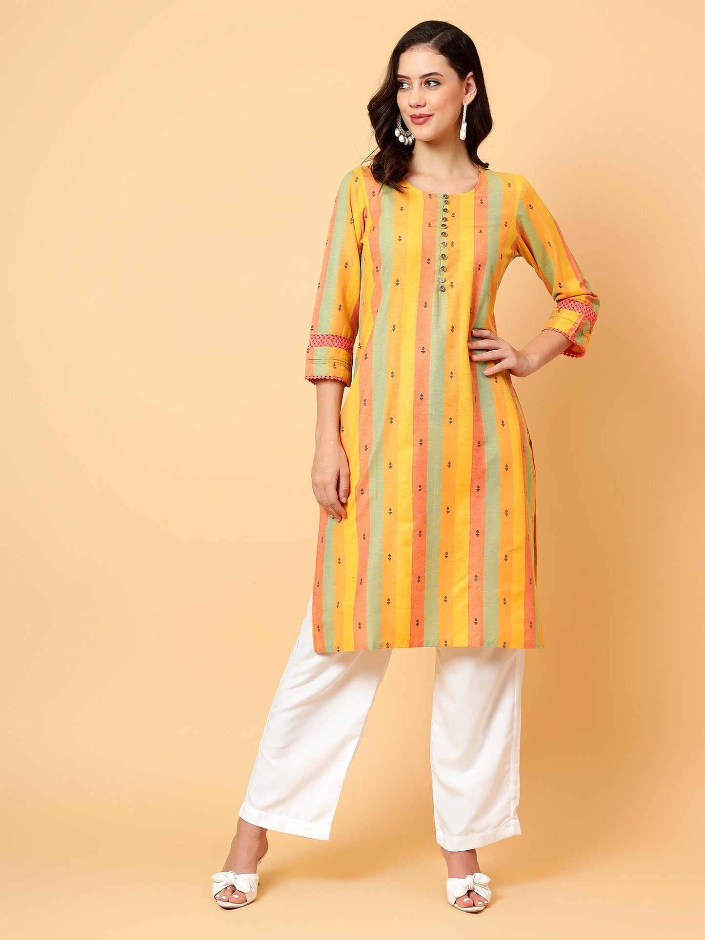 Women Embroidered Thread Work Kurta