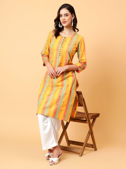 Women Embroidered Thread Work Kurta