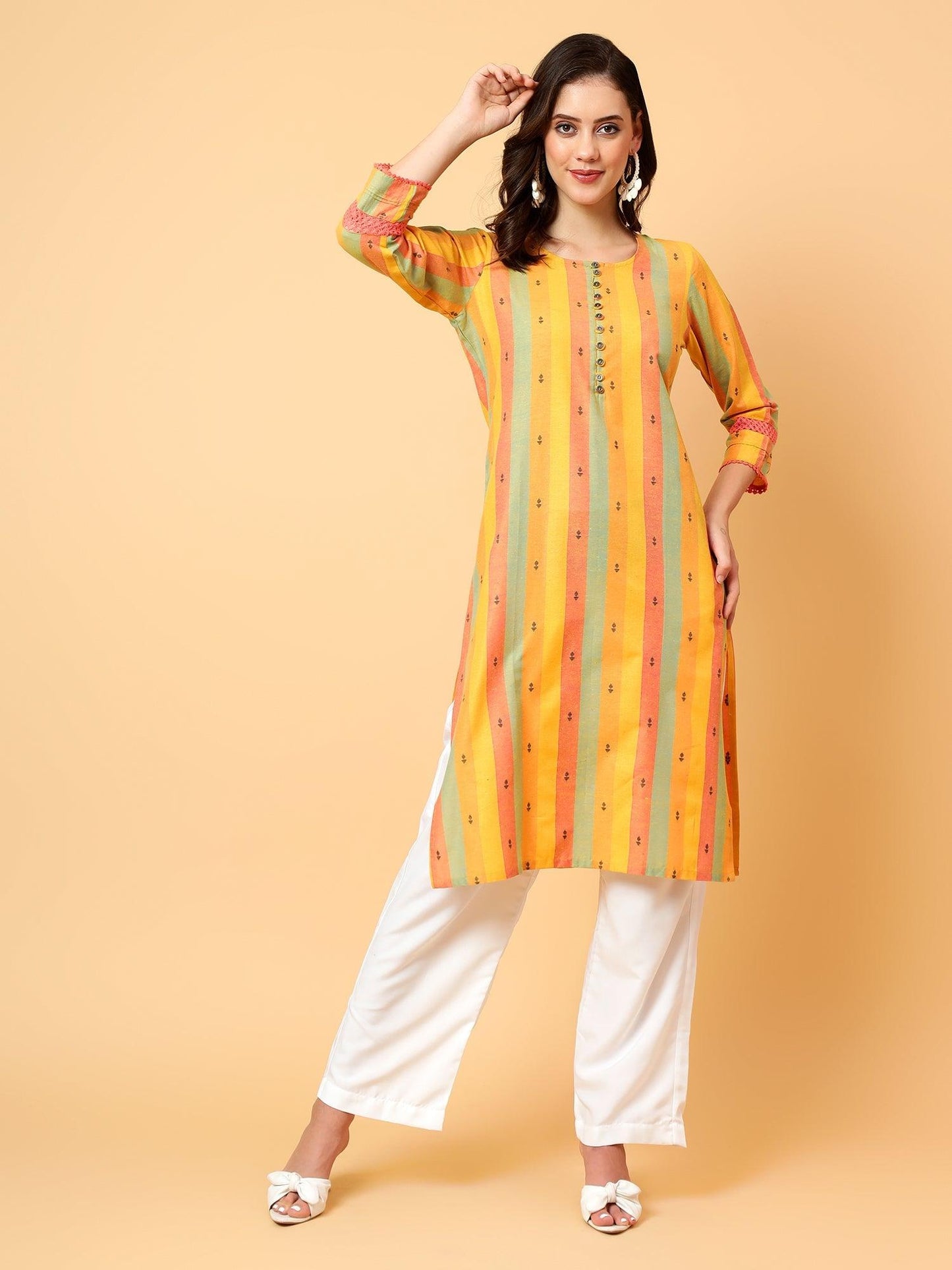 Women Embroidered Thread Work Kurta