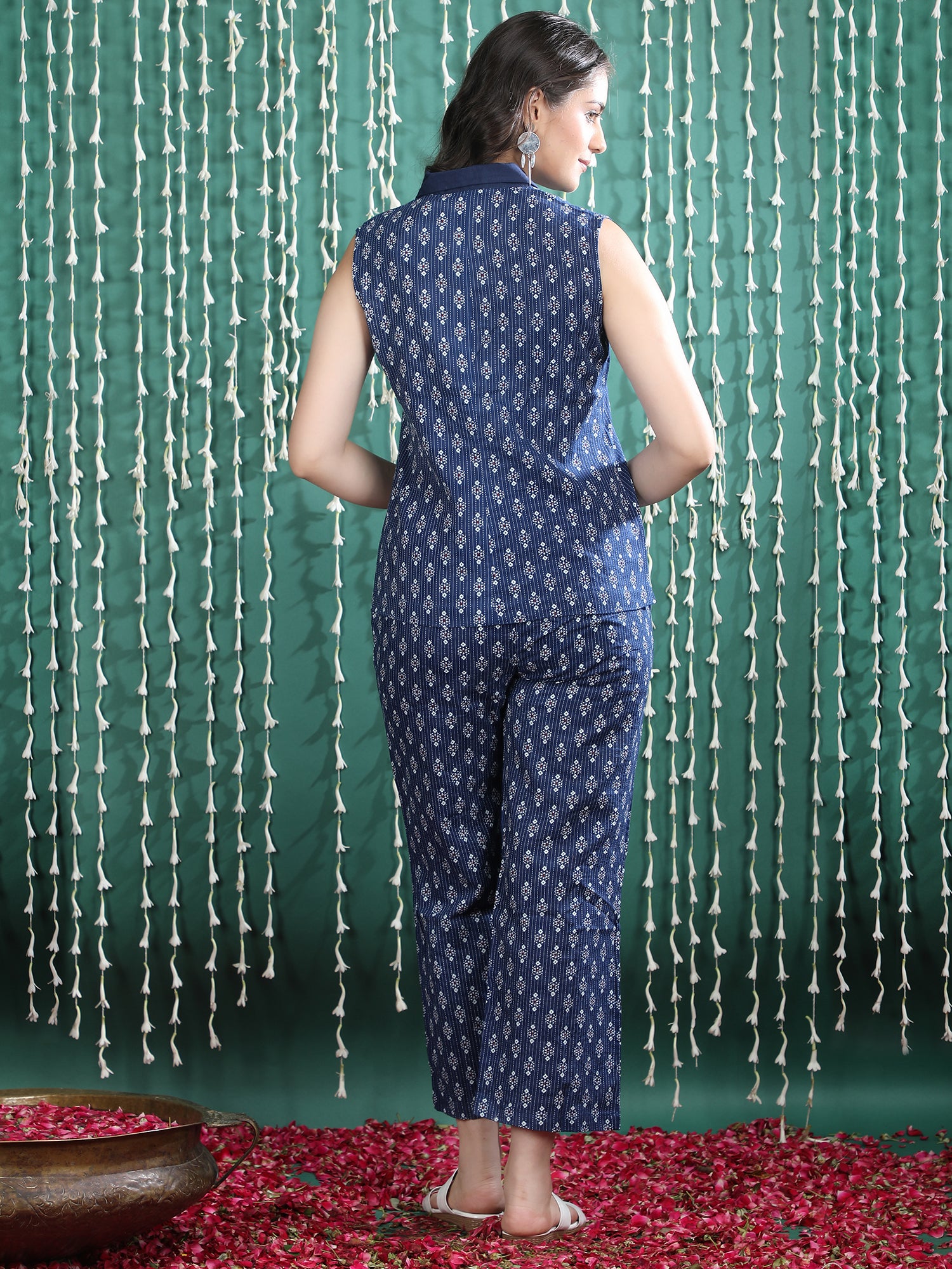 Blue Printed Sleeveless Shirt Collar Co-ord Set